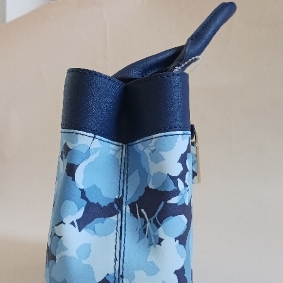 $328 Michael Kors Hailee Satchel - Picture 5 of 8